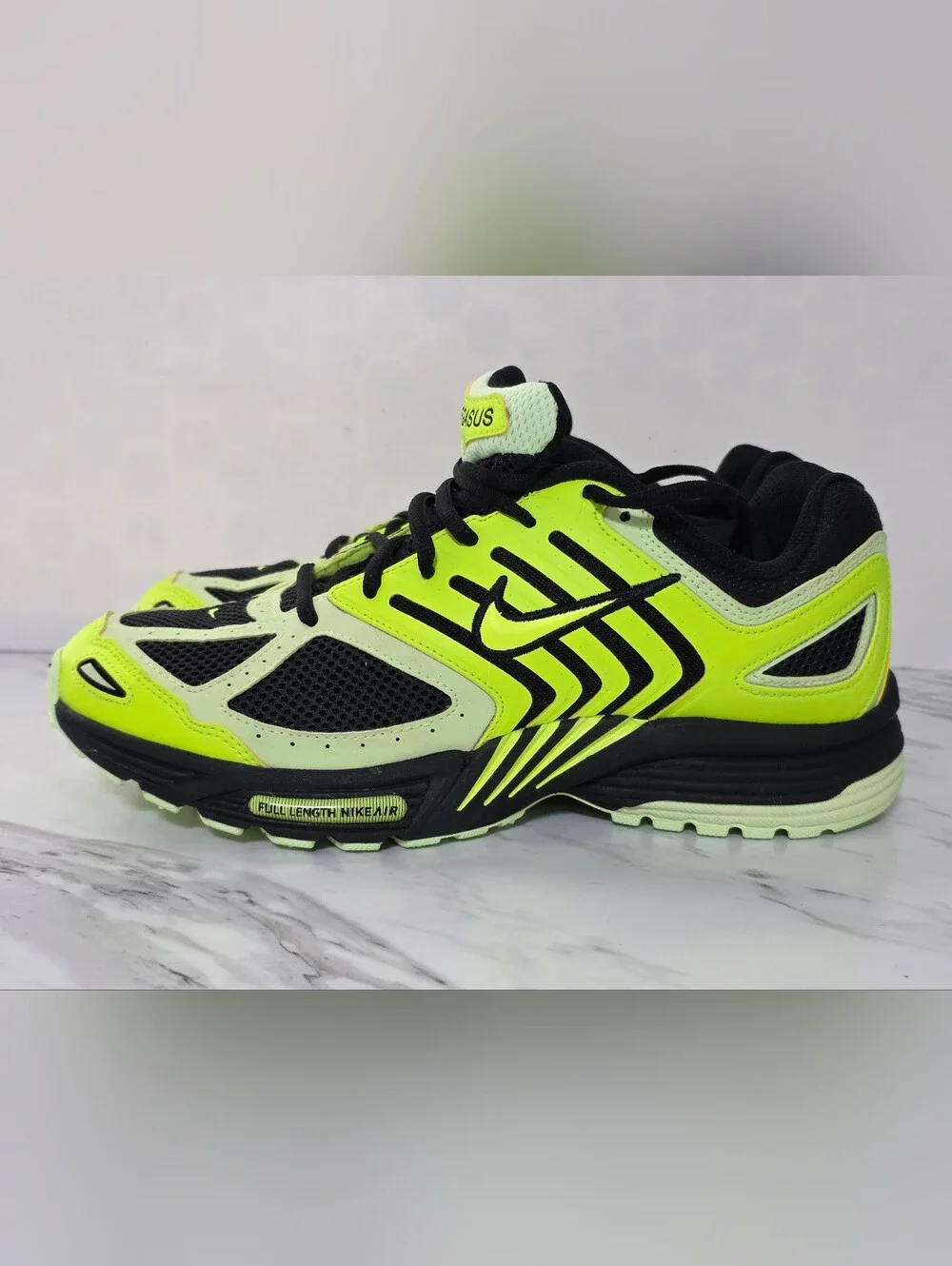 Nike Men’s Neon Yellow and Black Athletic Running Shoes